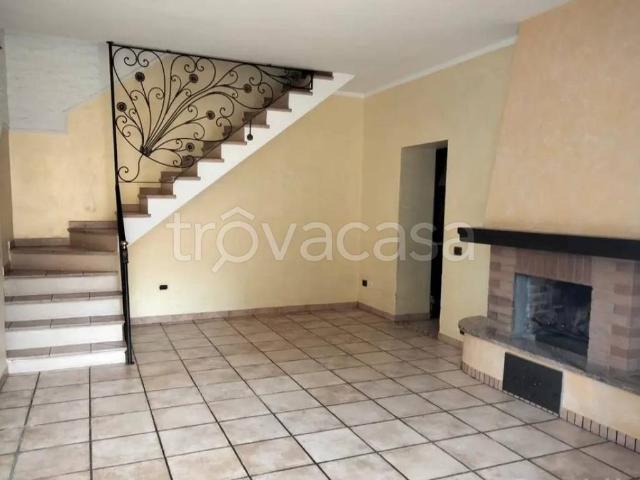 Appartamento in affitto a Sannazzaro de' Burgondi vicolo Isola, box, parzialmente arredato, balcone TrovaCasa