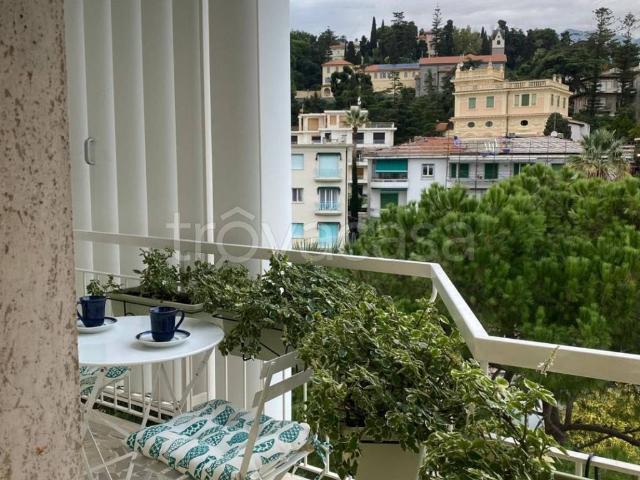 Appartamento in affitto a Sanremo via Roccasterone, terrazzo, aria condizionata TrovaCasa