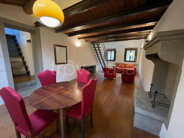 Appartamento in affitto a Sansepolcro piazza Torre di Berta, arredato, centrale, soppalco TrovaCasa