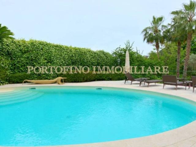 Appartamento in affitto a Santa Margherita Ligure via Andrea Doria, arredato, giardino privato, posto auto TrovaCasa