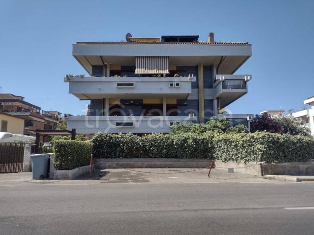 Appartamento in affitto a Santa Marinella via Giulio Cesare, arredato, posto auto, terrazzo TrovaCasa