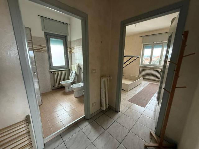 Appartamento in affitto a Santhià VC