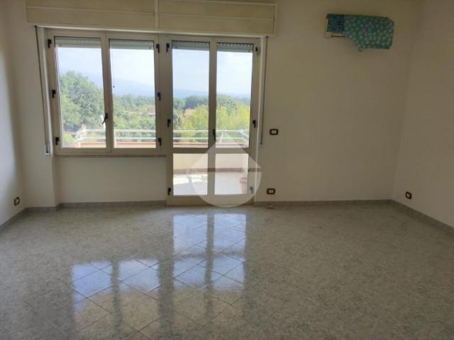 Appartamento in affitto a Santi Cosma e Damiano via francesco baracca parco columbia, posto auto, terrazzo, cantina TrovaCasa