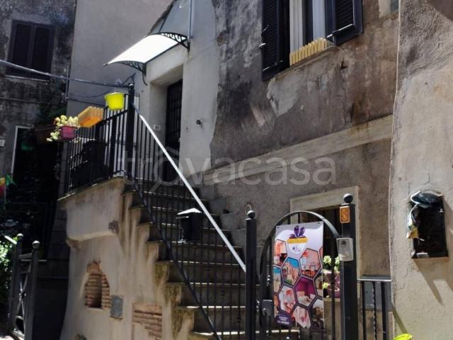 Appartamento in affitto a Sant'Oreste piazza San Lorenzo, arredato, riscaldamento autonomo, buono stato TrovaCasa