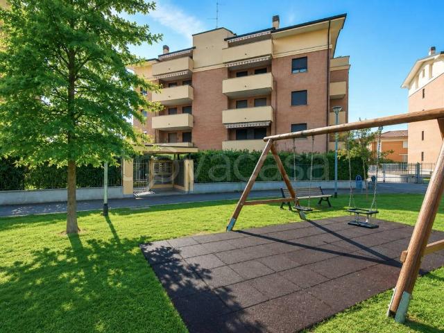 Appartamento in affitto a Saronno via Bormio 12, non arredato/vuoto, box, riscaldamento autonomo TrovaCasa