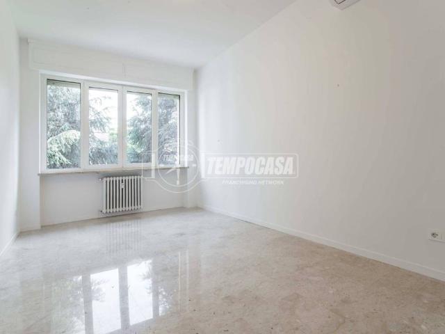 Appartamento in affitto a Saronno via Francesco Baracca 26, terrazzo, parzialmente arredato, libero subito TrovaCasa