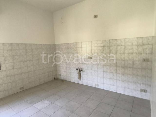 Appartamento in affitto a Sarezzo via Francesco Petrarca, 40, non arredato/vuoto, vicinanze negozi, cantina TrovaCasa
