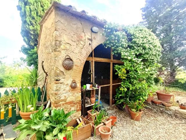 Appartamento in affitto a Scandicci via di casignano, giardino privato, posto auto, travi a vista TrovaCasa
