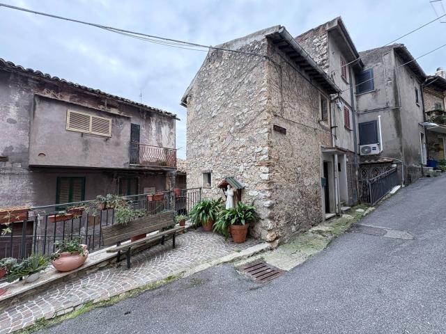 Appartamento in affitto a Scandriglia