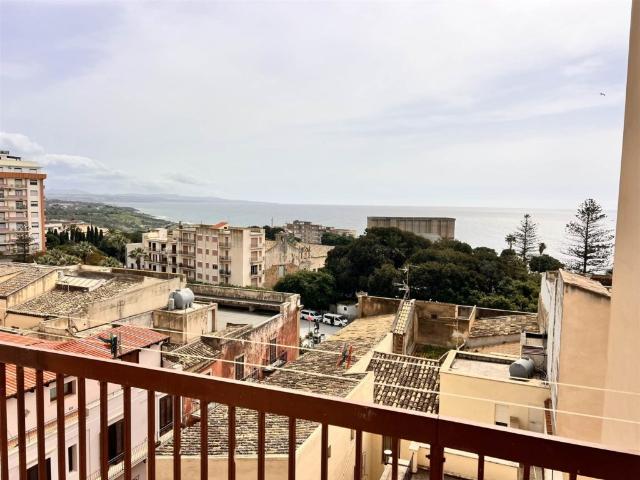 Appartamento in affitto a Sciacca via Valverde 9, riscaldamento autonomo, vista mare, ascensore TrovaCasa