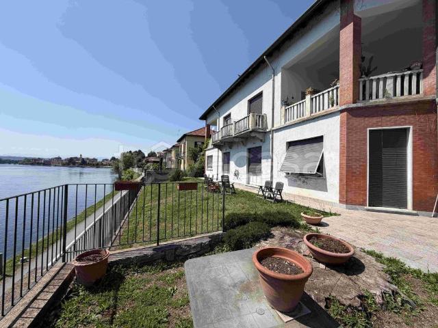 Appartamento in affitto a Sesto Calende via Guglielmo Marconi, box, terrazzo, balcone TrovaCasa