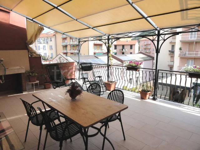 Appartamento in affitto a Sestri Levante traversaro, terrazzo, centrale, balcone TrovaCasa