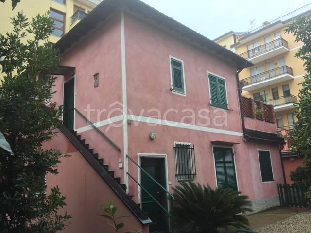 Appartamento in affitto a Sestri Levante via 25 Aprile, arredato, terrazzo, riscaldamento autonomo TrovaCasa