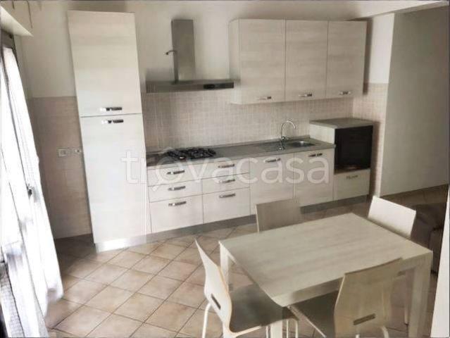 Appartamento in affitto a Sermoneta, arredato, balcone, cucina a vista TrovaCasa