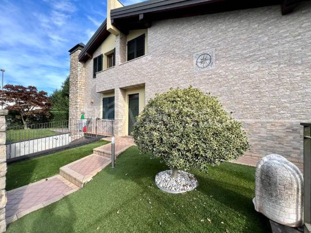 Appartamento in affitto a Seriate via Monte Bianco, arredato, giardino privato, terrazzo TrovaCasa