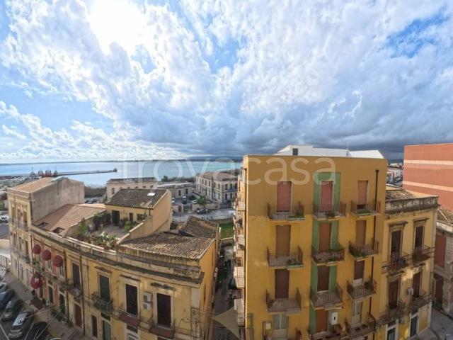 Appartamento in affitto a Siracusa via Tripoli, arredato, riscaldamento autonomo, vista panoramica TrovaCasa
