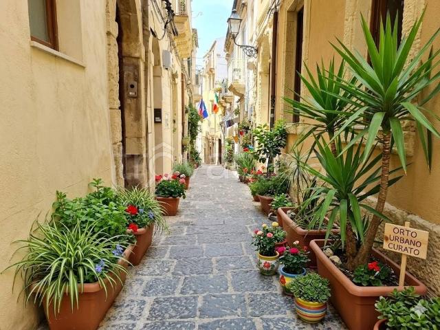 Appartamento in affitto a Siracusa via Mario Gemellaro, 18, arredato, ristrutturato, centrale TrovaCasa