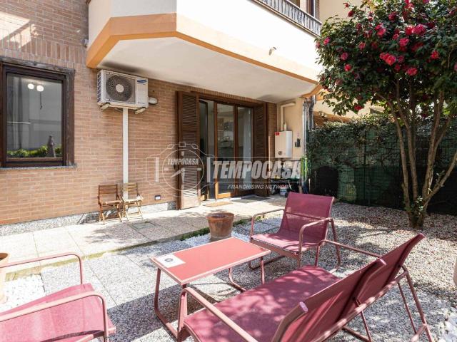 Appartamento in affitto a Solaro via san pietro 60, arredato, giardino privato, posto auto coperto TrovaCasa
