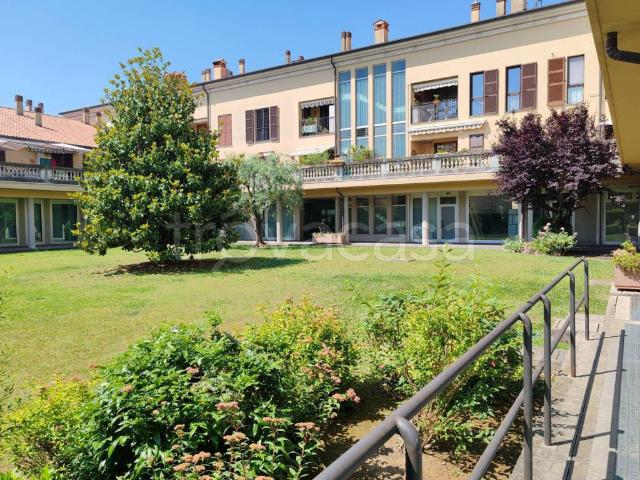 Appartamento in affitto a Solaro via Pertini, 6, arredato, box, terrazzo TrovaCasa