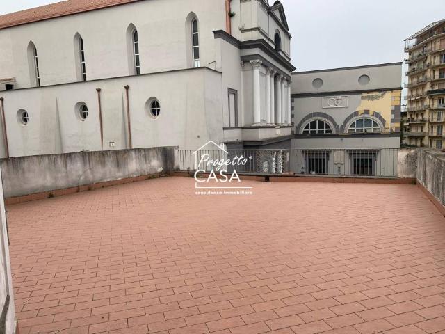 Appartamento in affitto a Somma Vesuviana piazza 3 Novembre, 10, non arredato/vuoto, terrazzo, centrale TrovaCasa