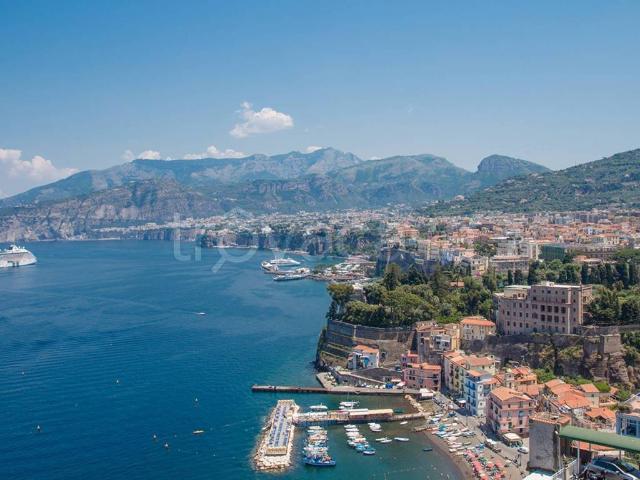 Appartamento in affitto a Sorrento via Santa Lucia TrovaCasa
