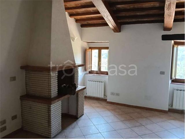 Appartamento in affitto a Spoleto, non arredato/vuoto, caminetto, ristrutturato TrovaCasa