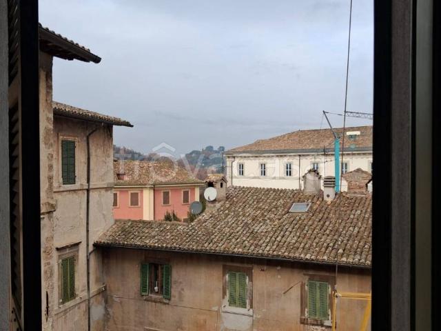 Appartamento in affitto a Spoleto via Carlo Cattaneo, 4, riscaldamento autonomo, luminoso, doppi servizi TrovaCasa