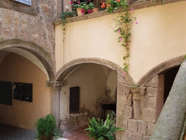 Appartamento in affitto a Tuscania via roma, caminetto, ristrutturato, centrale TrovaCasa