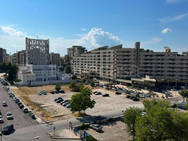Appartamento in affitto a Taranto via Monsignor Giuseppe Blandamura, 60, non arredato/vuoto, posto auto, box TrovaCasa