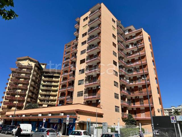 Appartamento in affitto a Taranto viale Magna Grecia, 420, arredato, vista mare, ascensore TrovaCasa