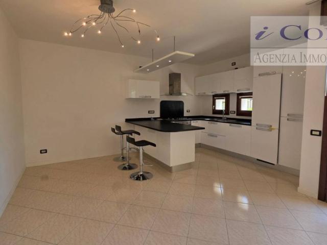 Appartamento in affitto a Teolo via Villa del Bosco, arredato, box, terrazzo TrovaCasa