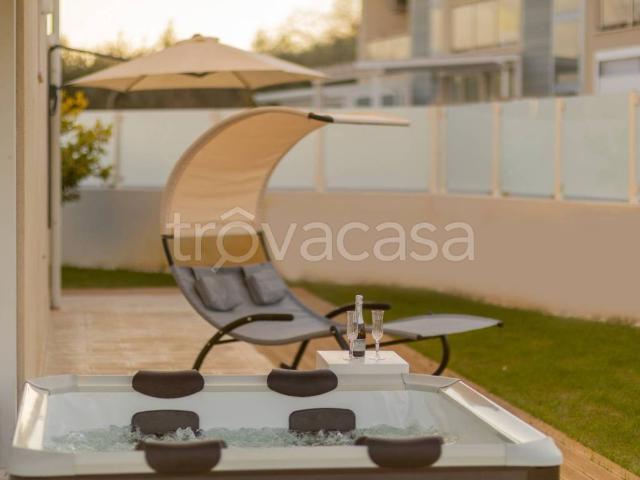 Appartamento in affitto a Termoli strada Provinciale Fondo Valle Sinarca, 5, arredato, giardino privato, posto auto TrovaCasa