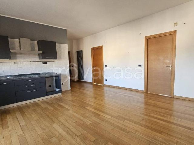 Appartamento in affitto a Torino via Caraglio, 19, terrazzo, ascensore, ristrutturato TrovaCasa