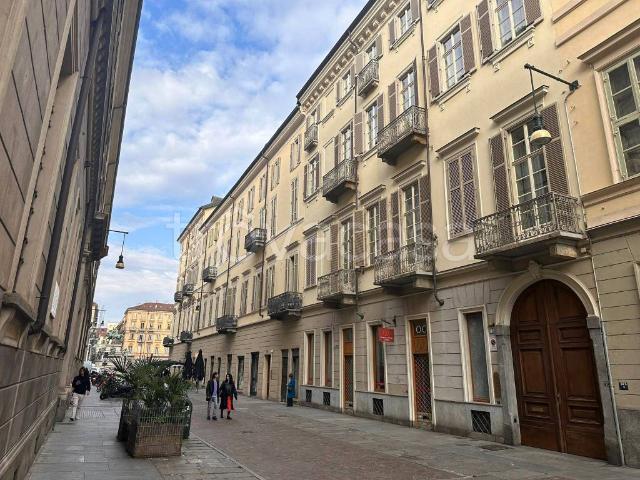 Appartamento in affitto a Torino via carlo alberto, arredato, riscaldamento autonomo, immobile di prestigio TrovaCasa