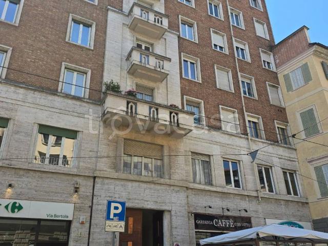 Appartamento in affitto a Torino via Antonio Giuseppe Ignazio Bertola, 17, arredato, doppia esposizione, centrale TrovaCasa