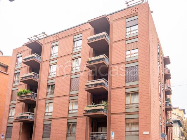 Appartamento in affitto a Torino via Alfonso Lamarmora, 9, terrazzo, parzialmente arredato, ascensore TrovaCasa