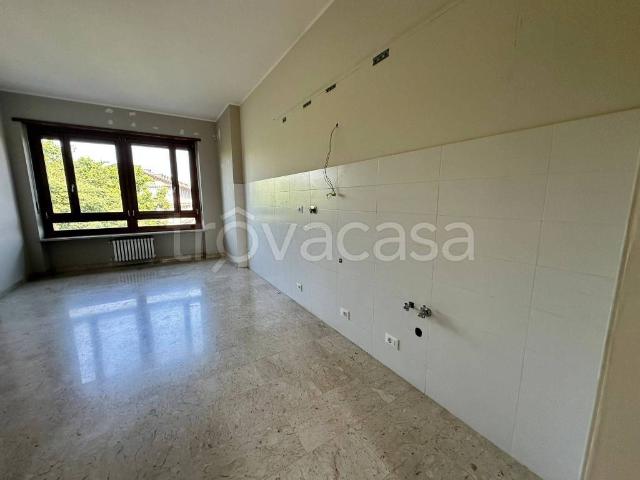 Appartamento in affitto a Torino via Arnaldo da Brescia, non arredato/vuoto, terrazzo, ascensore TrovaCasa