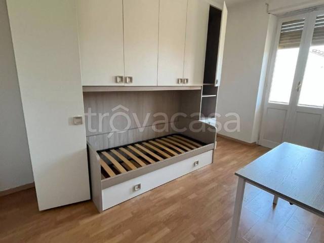 Appartamento in affitto a Torino via Brindisi, 10, arredato, lavanderia, balcone TrovaCasa