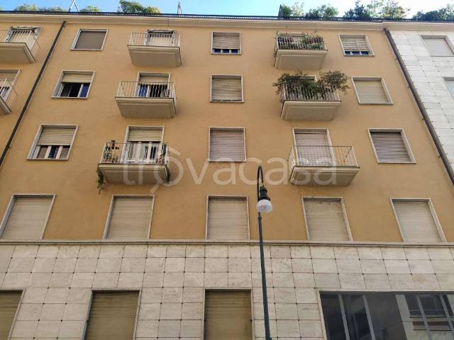 Appartamento in affitto a Torino via Giannone 4, arredato, riscaldamento centralizzato, cantina TrovaCasa