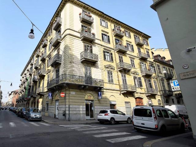 Appartamento in affitto a Torino via Giovanni Camerana, 10, arredato, ascensore, ultimo piano TrovaCasa