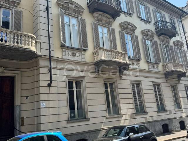 Appartamento in affitto a Torino via Giovanni Giolitti, 41, arredato, ascensore, doppia esposizione TrovaCasa