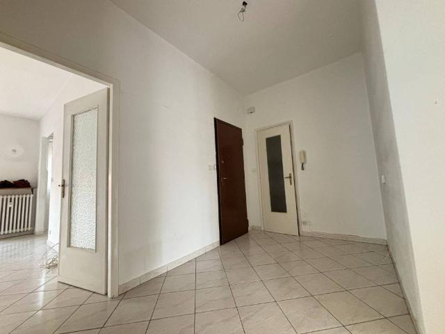 Appartamento in affitto a Torino via Gubbio, 101/10, parzialmente arredato, ascensore, balcone TrovaCasa