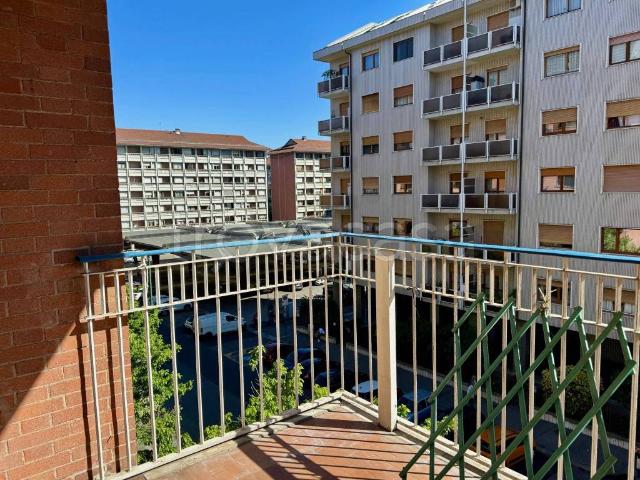 Appartamento in affitto a Torino via Don Bartolomeo Grazioli, 14, non arredato/vuoto, terrazzo, ascensore TrovaCasa