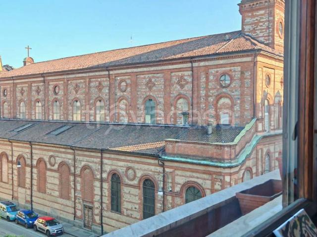 Appartamento in affitto a Torino via Ettore Perrone, posto auto, ascensore, riscaldamento centralizzato TrovaCasa