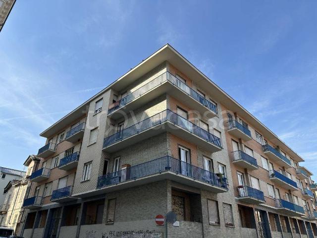 Appartamento in affitto a Torino via Figlie dei Militari, 18, arredato, doppia esposizione, riscaldamento centralizzato TrovaCasa