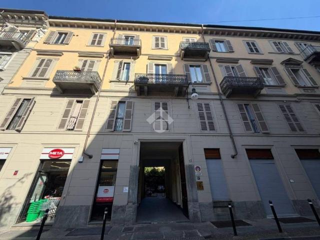 Appartamento in affitto a Torino via Fratelli Calandra, 11, arredato, ascensore, centrale TrovaCasa
