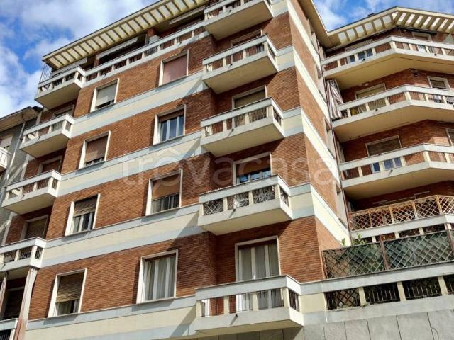 Appartamento in affitto a Torino via Frinco, 15, non arredato/vuoto, terrazzo, ascensore TrovaCasa