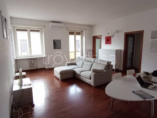 Appartamento in affitto a Torino via Luigi Cibrario, 37, arredato, ristrutturato, balcone TrovaCasa