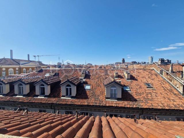 Appartamento in affitto a Torino via Santa Chiara, 32, arredato, vista panoramica, ascensore TrovaCasa