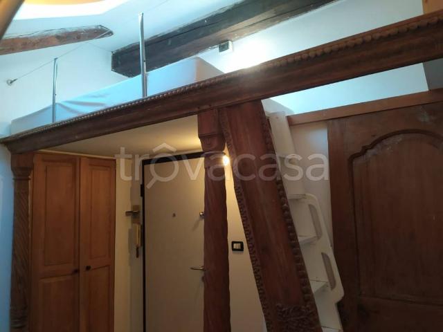 Appartamento in affitto a Torino via Santa Chiara, 41, arredato, riscaldamento elettrico, centrale TrovaCasa